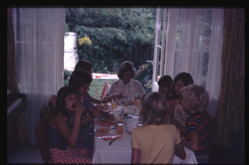 21.Delft aug 1975 Jeanette,Marijke,Yvonne,Hester,Brigitte,Mar.JPG